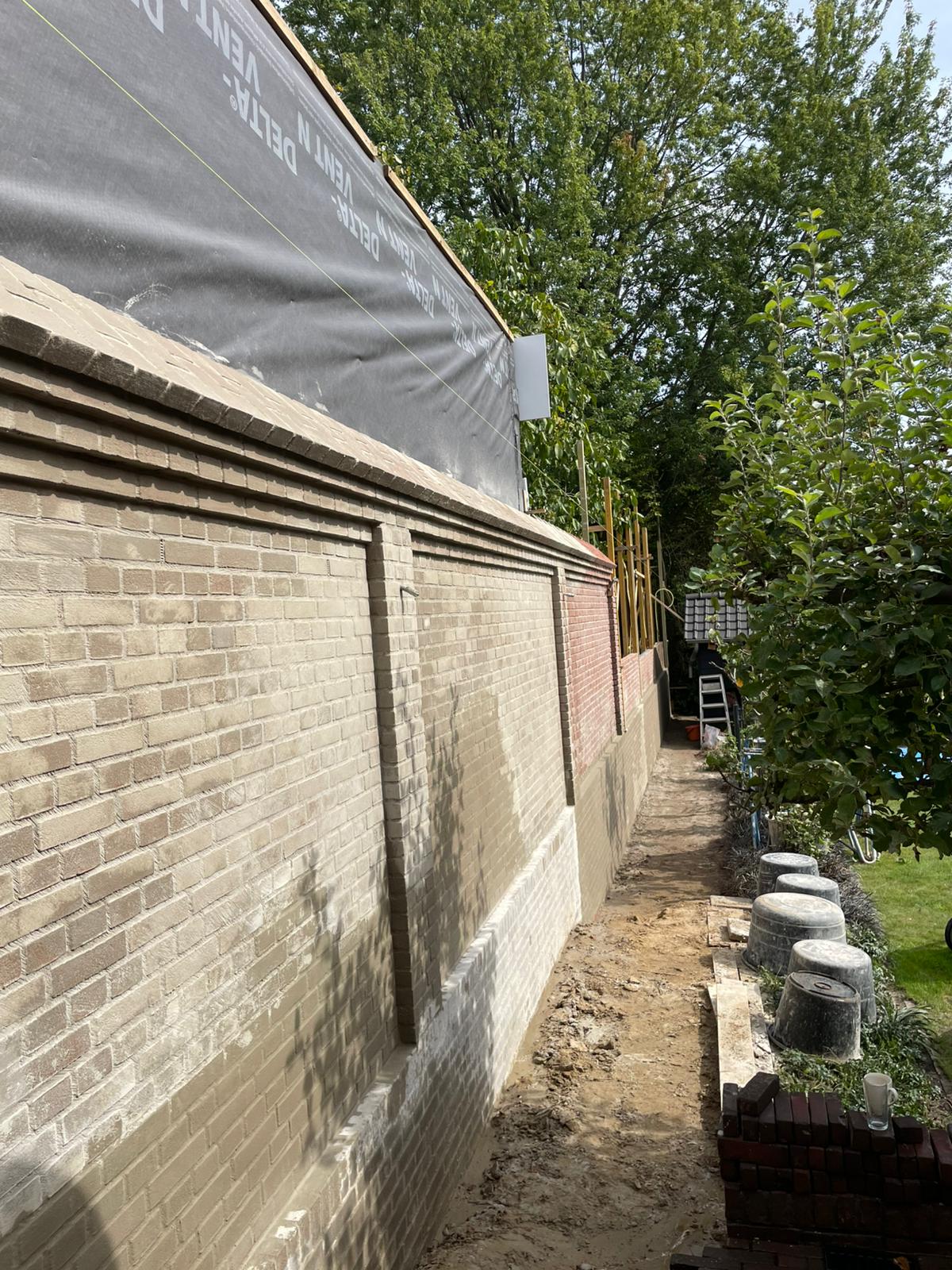 Ontwerp en uitvoering van kloostermuur Pastoriewoning (Wernhout) * — afbeelding 2